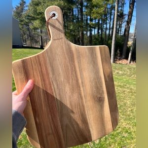 acacia cutting board